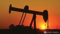 Americká ropa zdolala hranici 100 dolarů za barel
